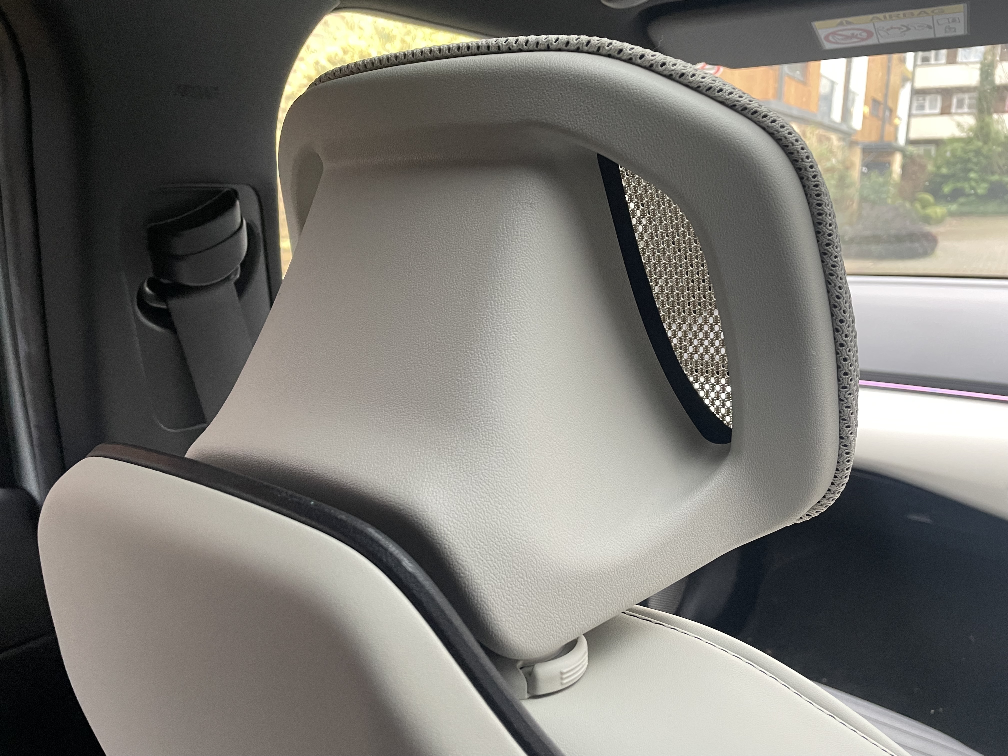 Kia EV4 Fastback headrest