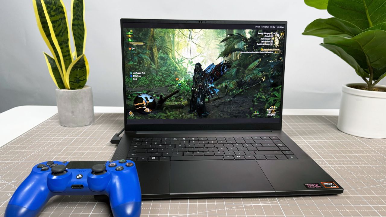 Gameplay on the Razer Blade 16 (2025) with an Nvidia RTX 5090 Laptop GPU.