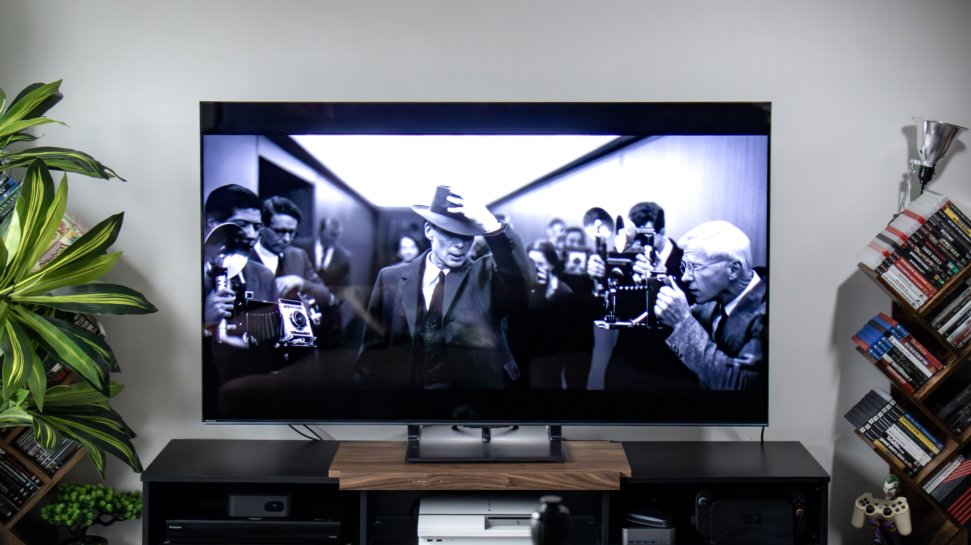Hisense U75QG Mini-LED TV in an apartment