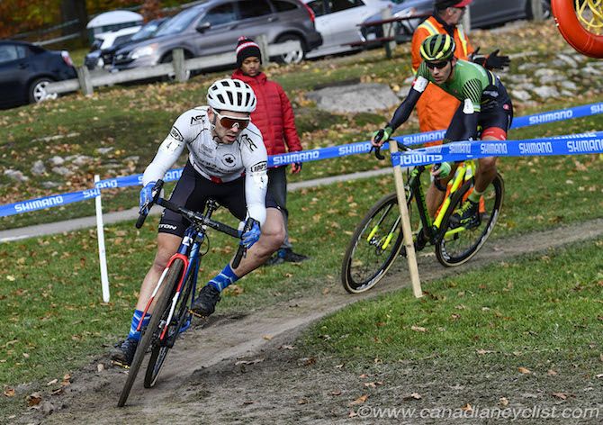 Michael van den Ham (Garneau Easton) leads Curtis White (Cannondale CyclocrossWorld.com) at the 2018 Pan-American Cyclo-Cross Championships