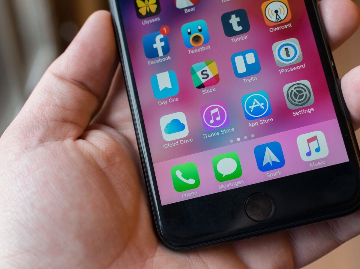 How to get lost iCloud contacts back on your iPhone
