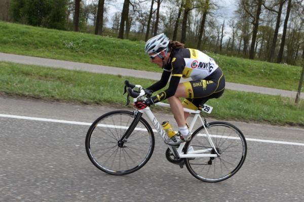 Djoeke Donkers (Bike 4 Air) made a short-lived solo break