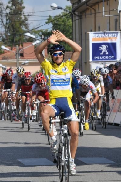 Romain Feillu (Vacansoleil) celebrates his stage win.