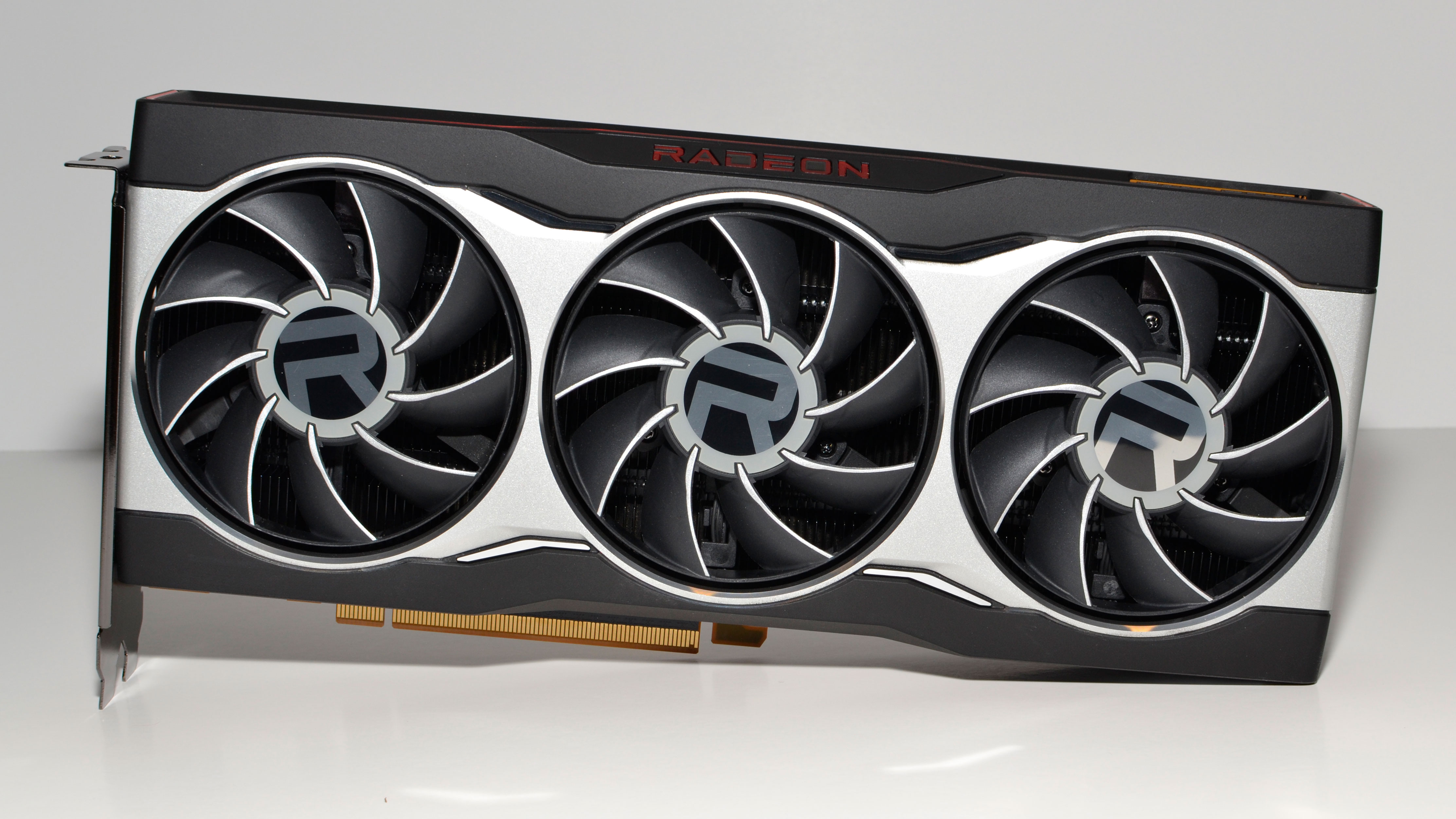 O estoque de lançamento da AMD Radeon RX 6800 XT & RX 6800 deverá