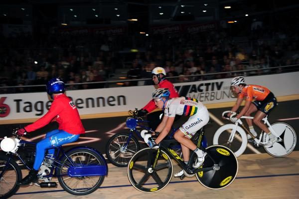 Meyer in action in the first Derny.