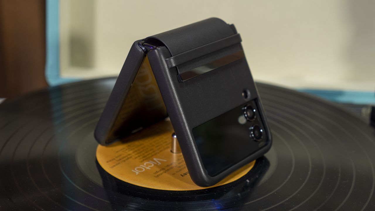 Samsung's new case for the Galaxy Z Flip 4