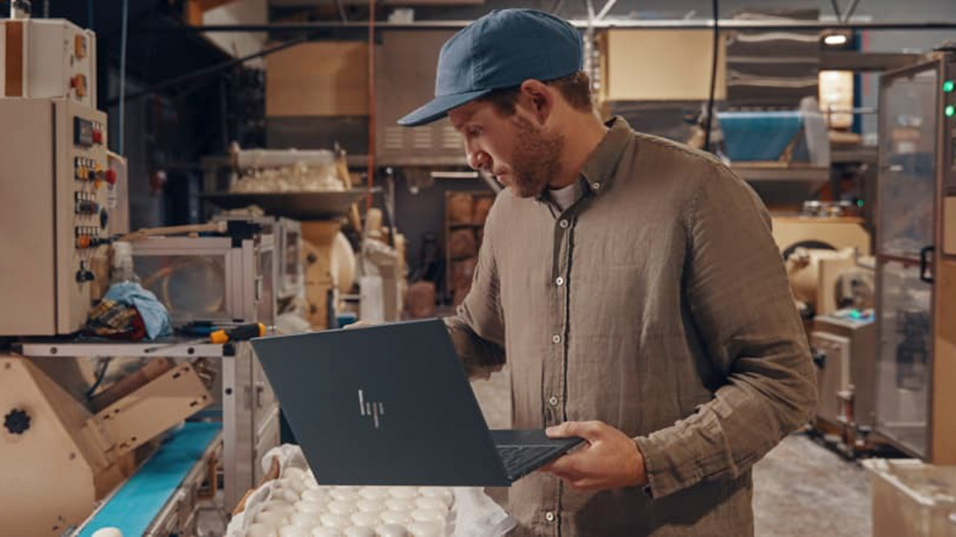 HP Dragonfly G4 being used in a warehouse