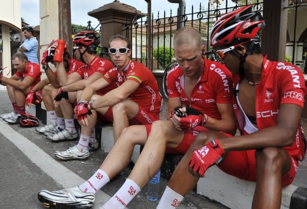 Drapac Porsche Team, on the preparation before stage 1 TDL 2010 started, this morning.