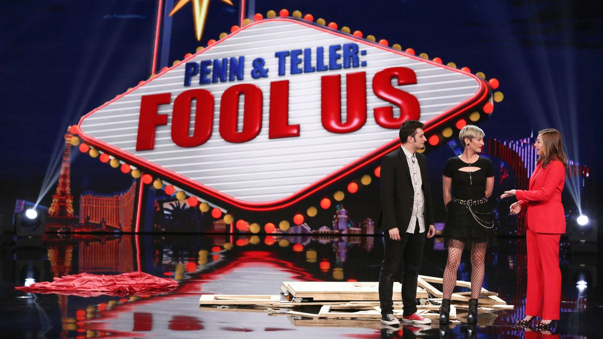 Ramo, Alegria and Alyson Hannigan on The CW&#039;s &#039;Penn &amp; Teller: Fool Us&#039;