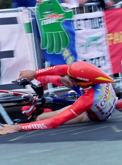 David Millar crashed in 2001 trying to repeat his prologue win of the previous year.