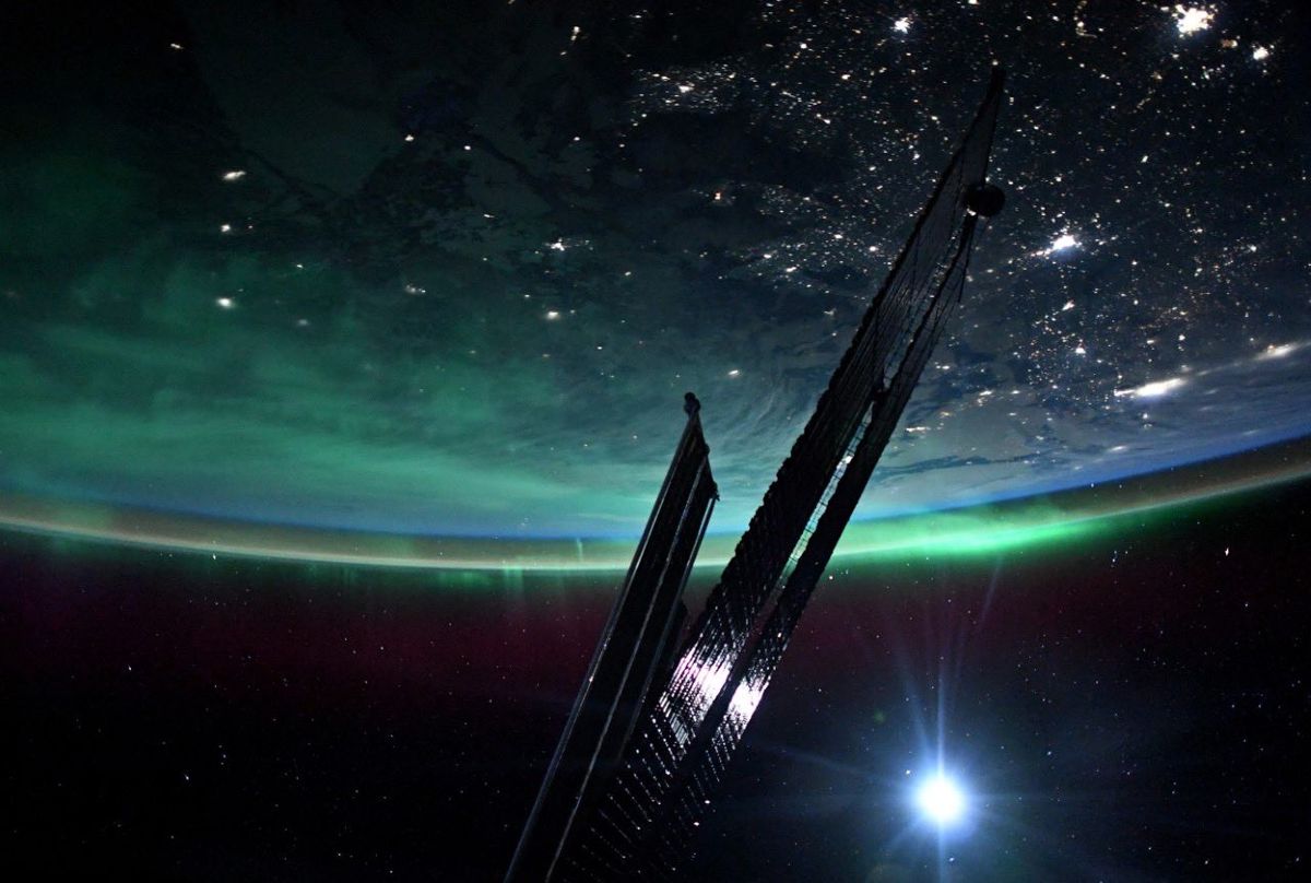 Um astronauta da NASA tira uma foto impressionante da aurora boreal da estação espacial