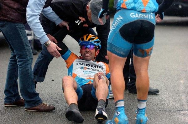 Julian Dean (Garmin-Slipstream) helped.