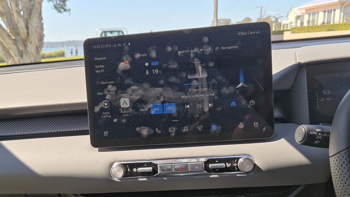 The MG S5's dashboard touchscreen panel