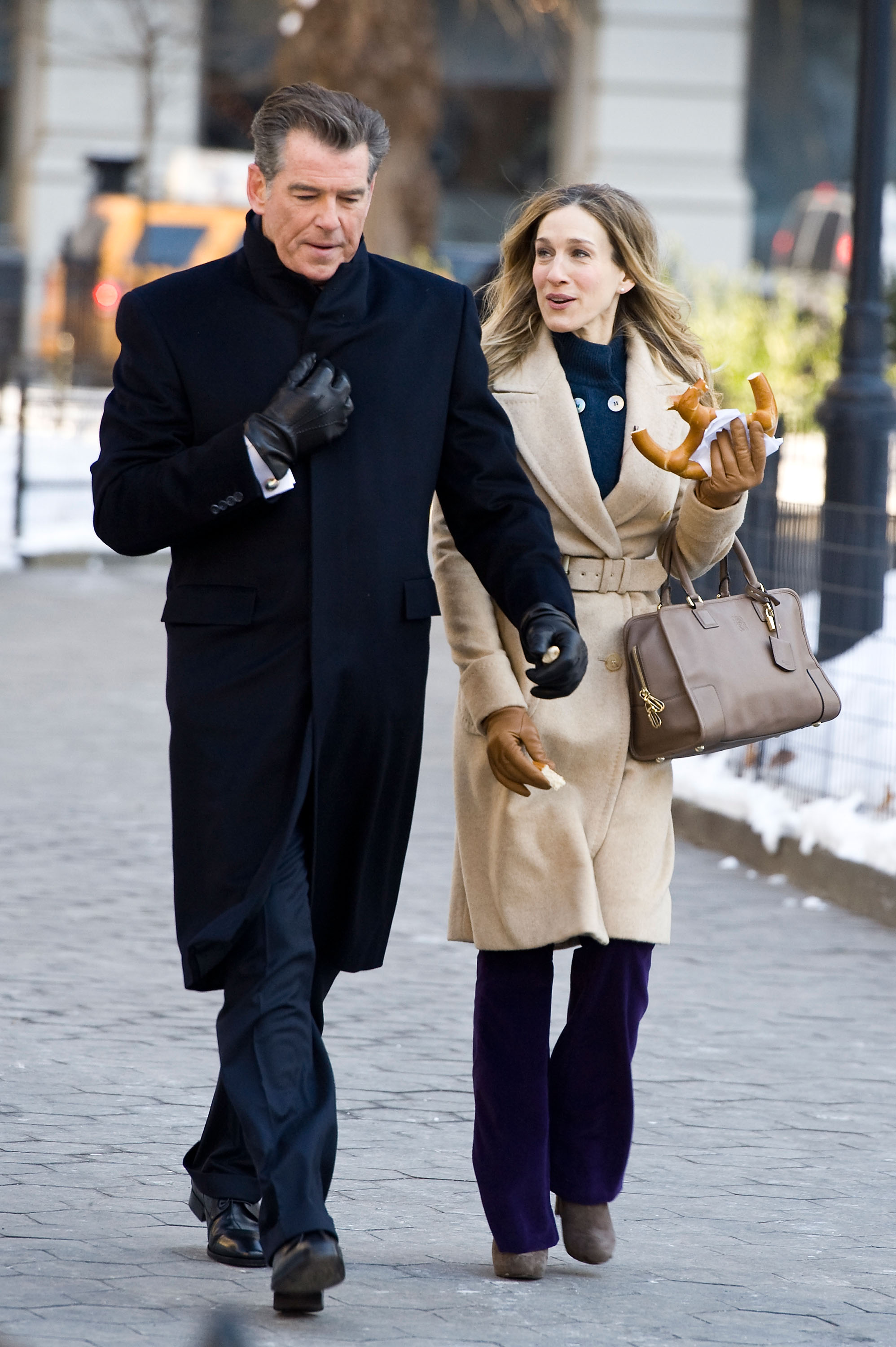 A celeb wears Loewe's Amazona bag.