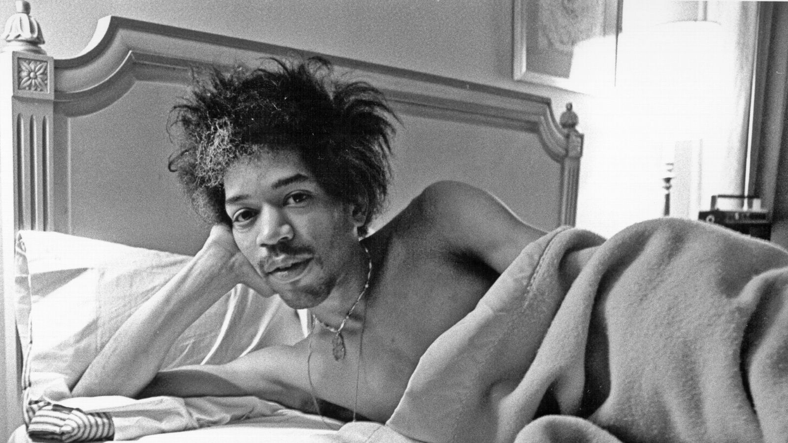 Jimi Hendrix in bed