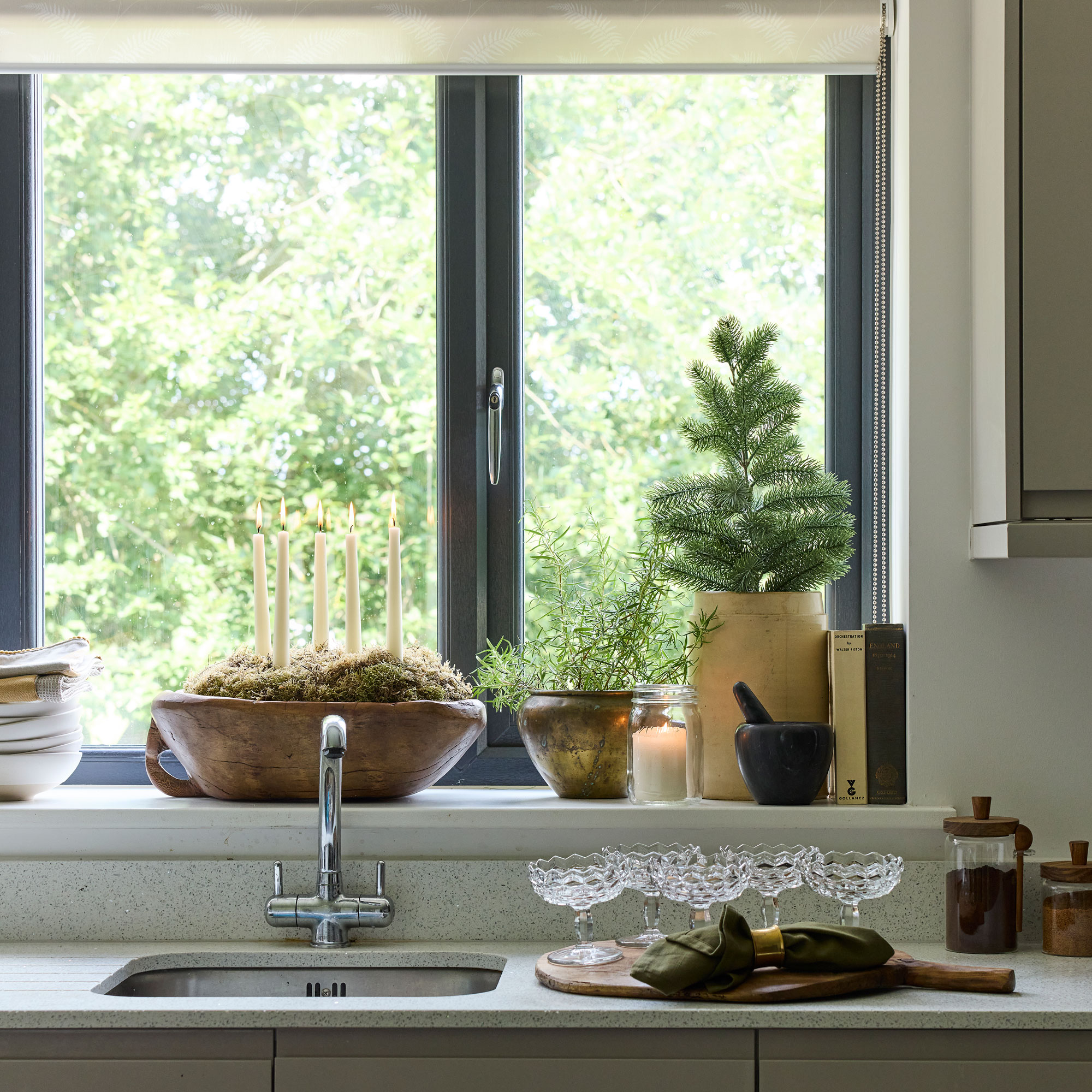 Kitchen sink with a chopping boards styled with coupes