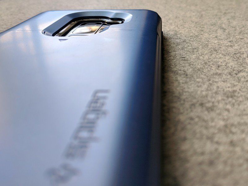 Spigen Slim Armor
