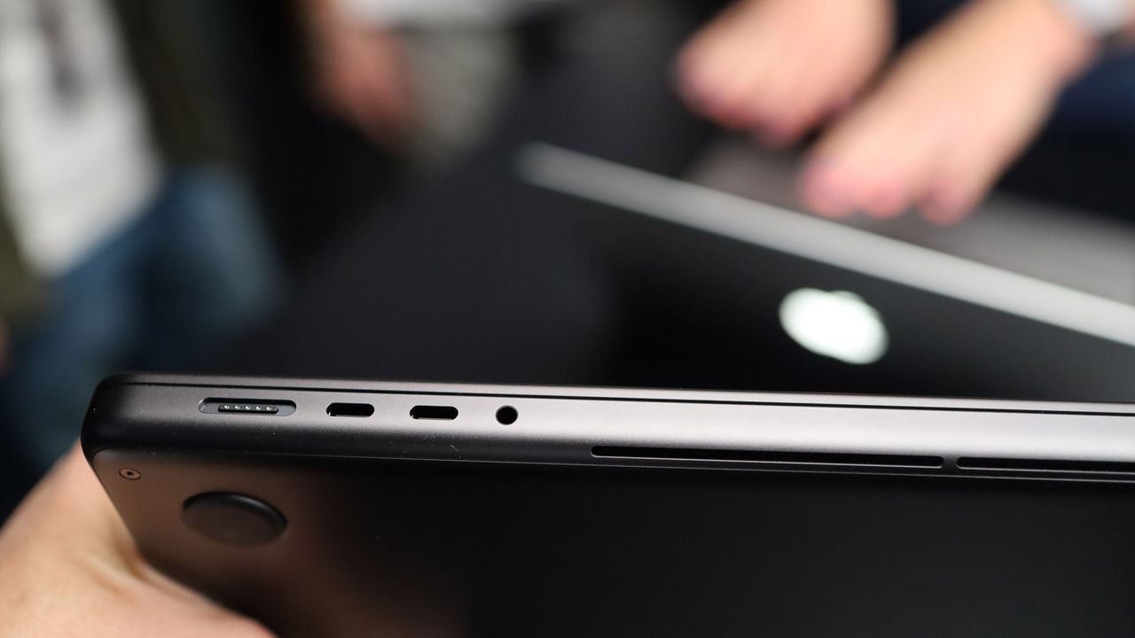 Apple Touchscreen MacBook Pro HANDS ON