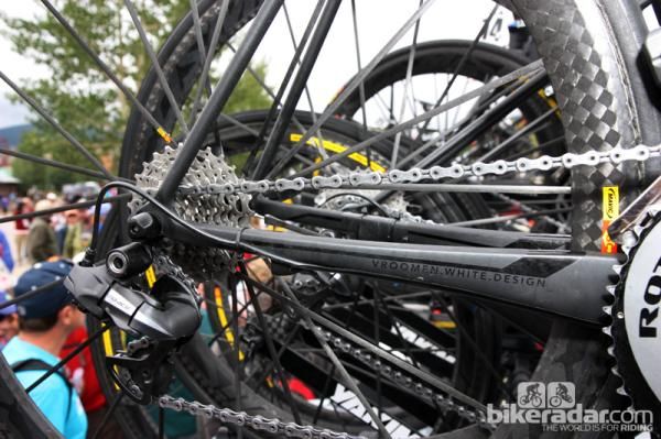 Christian Vande Velde's (Garmin-Sharp) Cerv&eacute;lo R5ca is only designed for external routing so the Shimano Dura-Ace Di2 wires have to be secured to the surface with electrical tape and zip-ties.