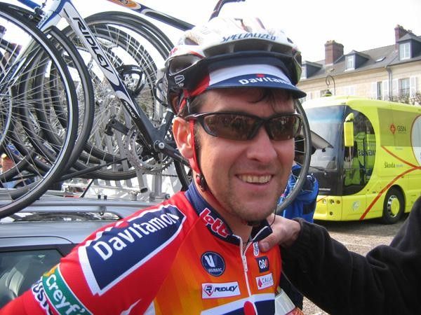 Nico Mattan (Davitamon-Lotto) smiles at the start