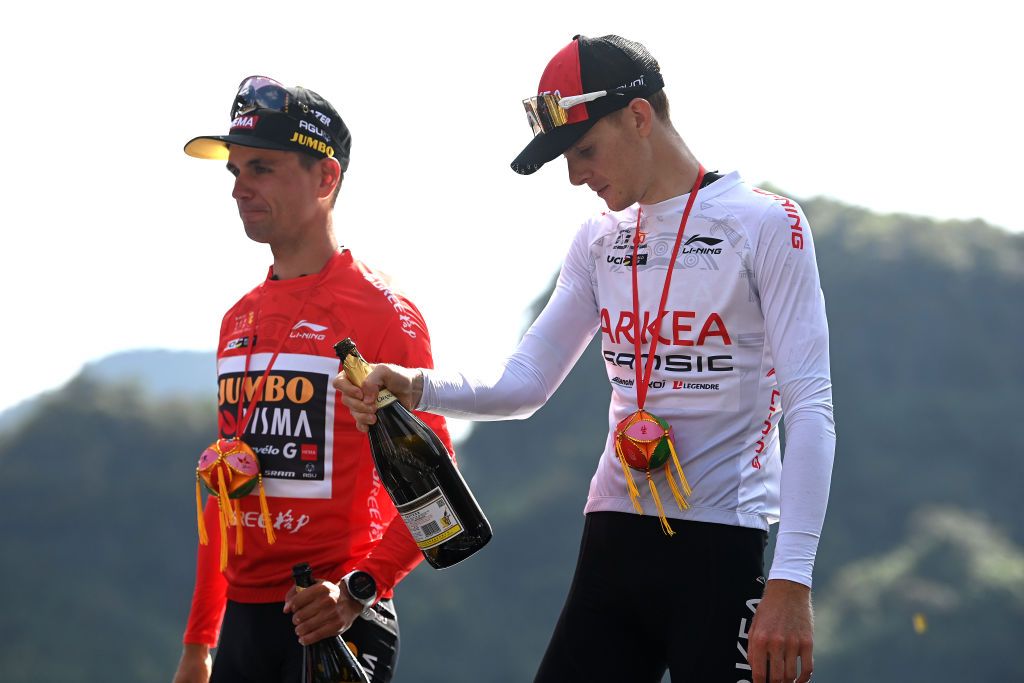 Tour of Guangxi stage 4: new race leader Milan Vader (Jumbo-Visma) and BYR leader Louis Barr&eacute; (Arkea-Samsic) on the podium
