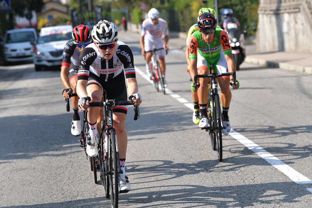 Sam Oomen in the early breakaway at Tre Valli Varesine