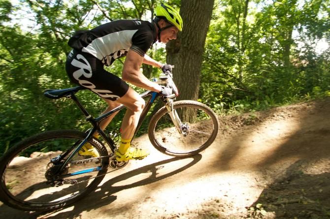 Tristan Schouten (Rolf Prima Wheels) leads through the singletrack