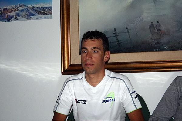 Vicenzo Nibali answers questions about his new bike and his first Giro so far.