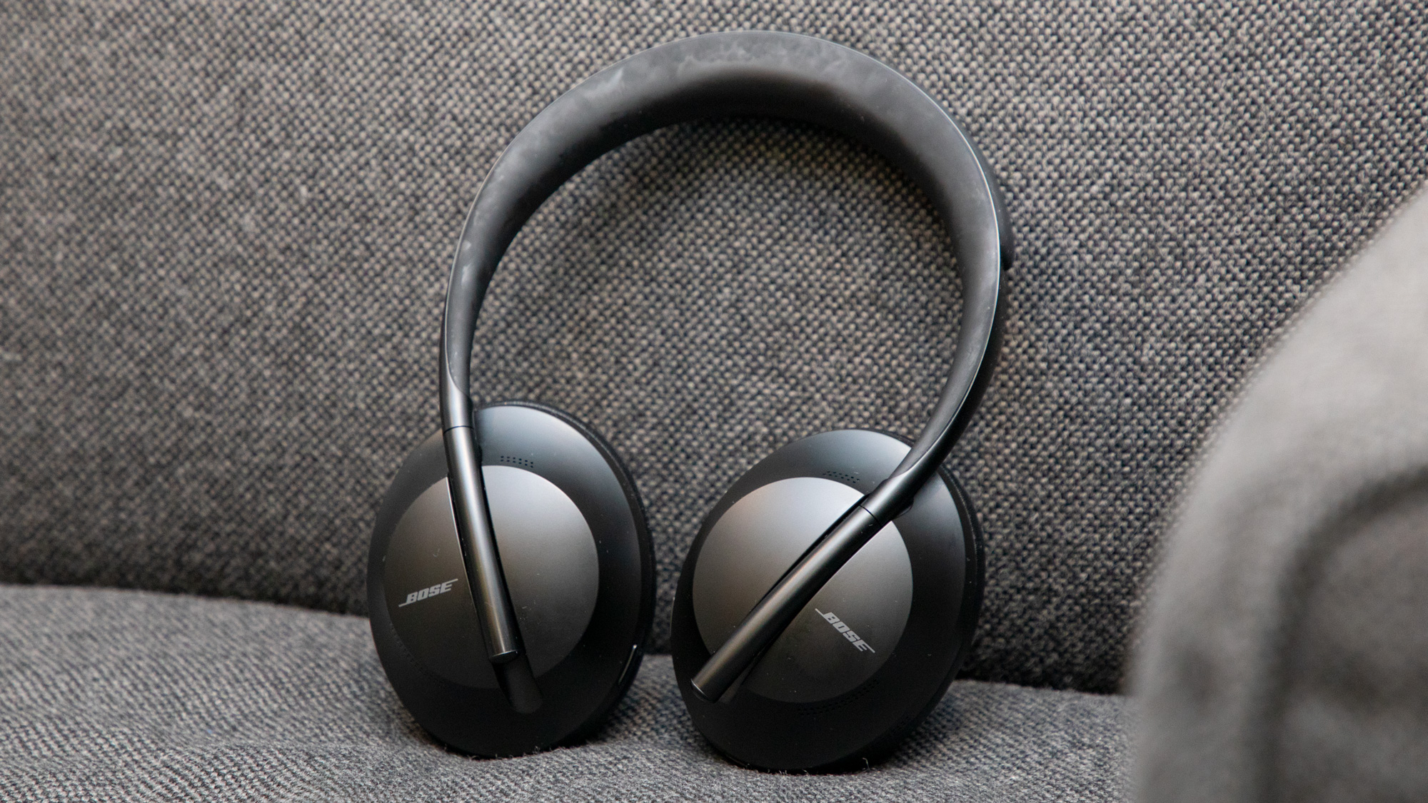 best noise-cancelling headphones: Bose 700