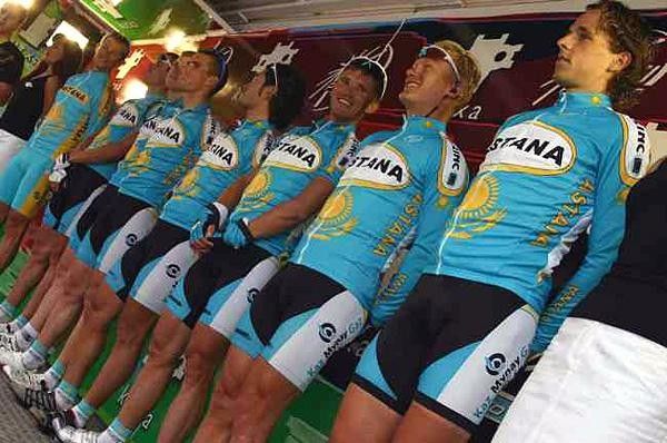 Team Astana is presented to the Spanish crowd led by Alexandre Vinokourov.