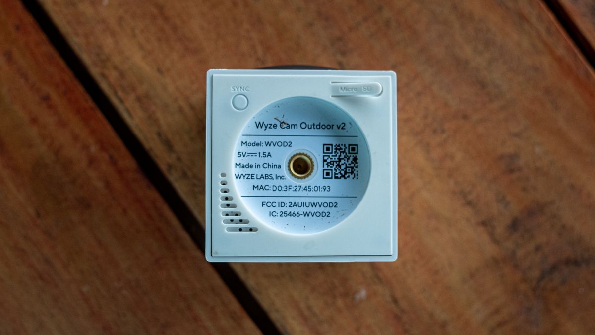 Wyze Cam Outdoor v2 bottom