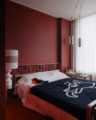 bedroom in bella freud and retrouvius apartment helios 710