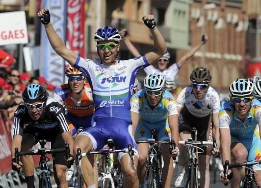 The sprint on the final stage goes to Julien Simon (Saur Sojasun)