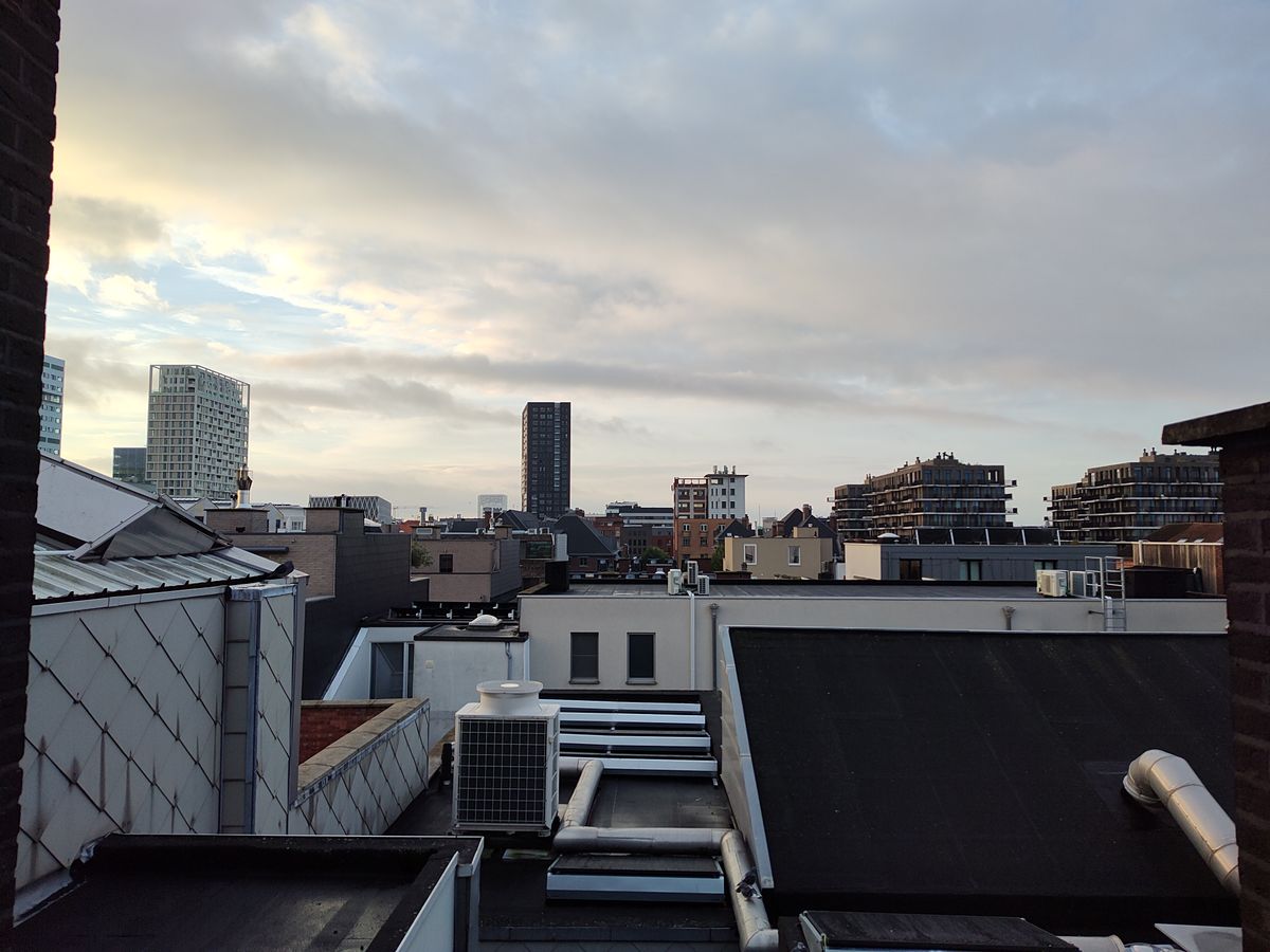 razr 2022 camera sample