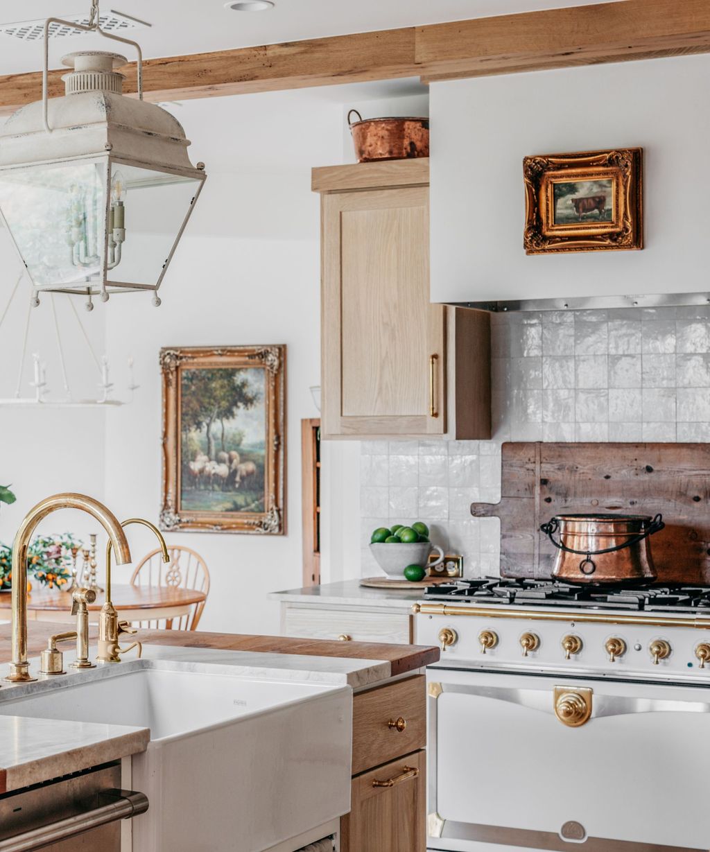 Modern Farmhouse Kitchen Color Ideas | Homes and Gardens