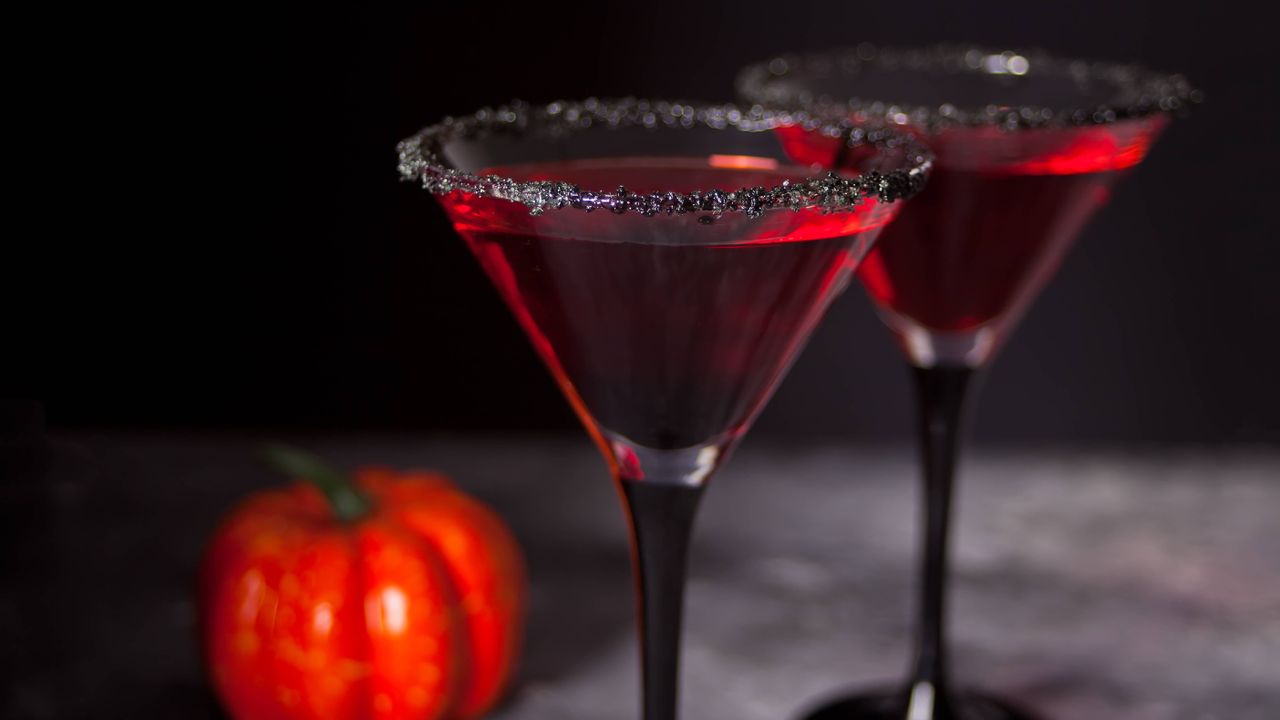 BLOOD RED COCKTAIL