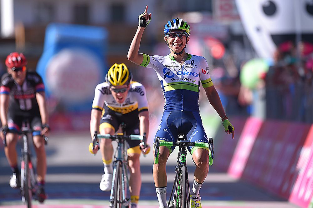 Esteban Chaves (Orica-GreenEdge) wins queen stage at Giro d'Italia