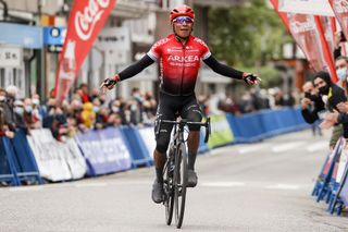 Nairo Quintana wins Vuelta Asturias opener