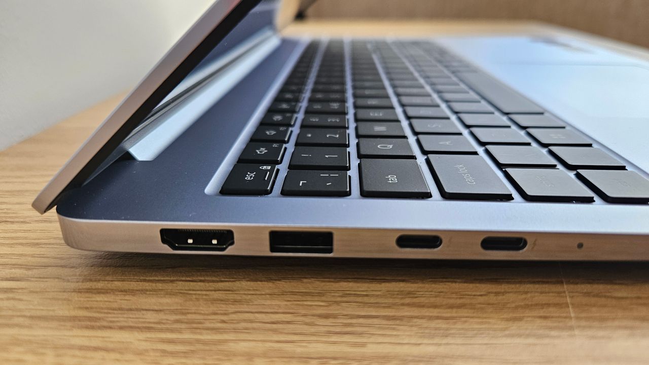 The Dell 16S on a desk