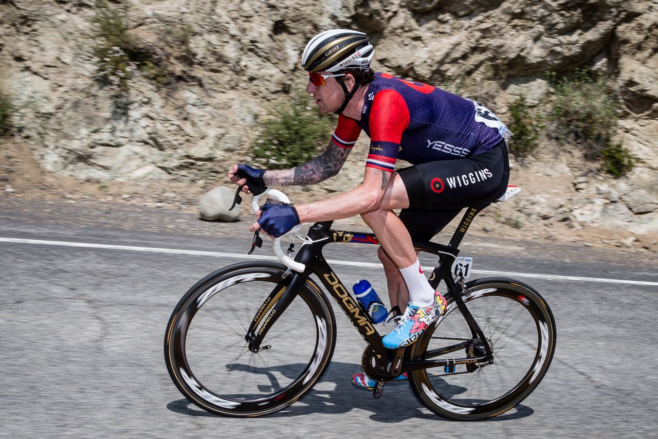 Bradley Wiggins (Team Wiggins) catches back on after a flat