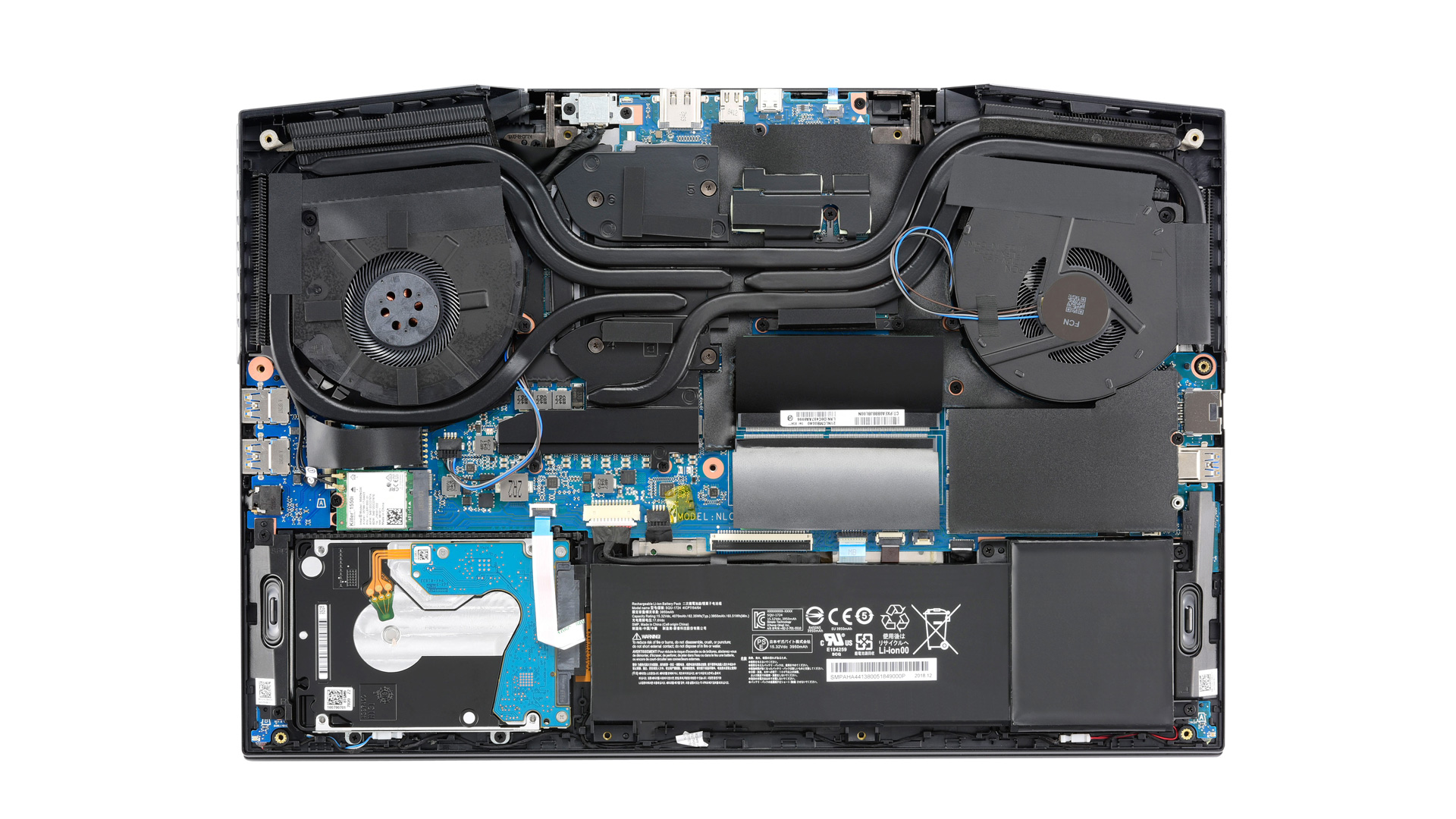 The AORUS 15-XA and 15-SA both feature a world-class thermal design that's assisted by AI, providing exceptional cooling performance.  