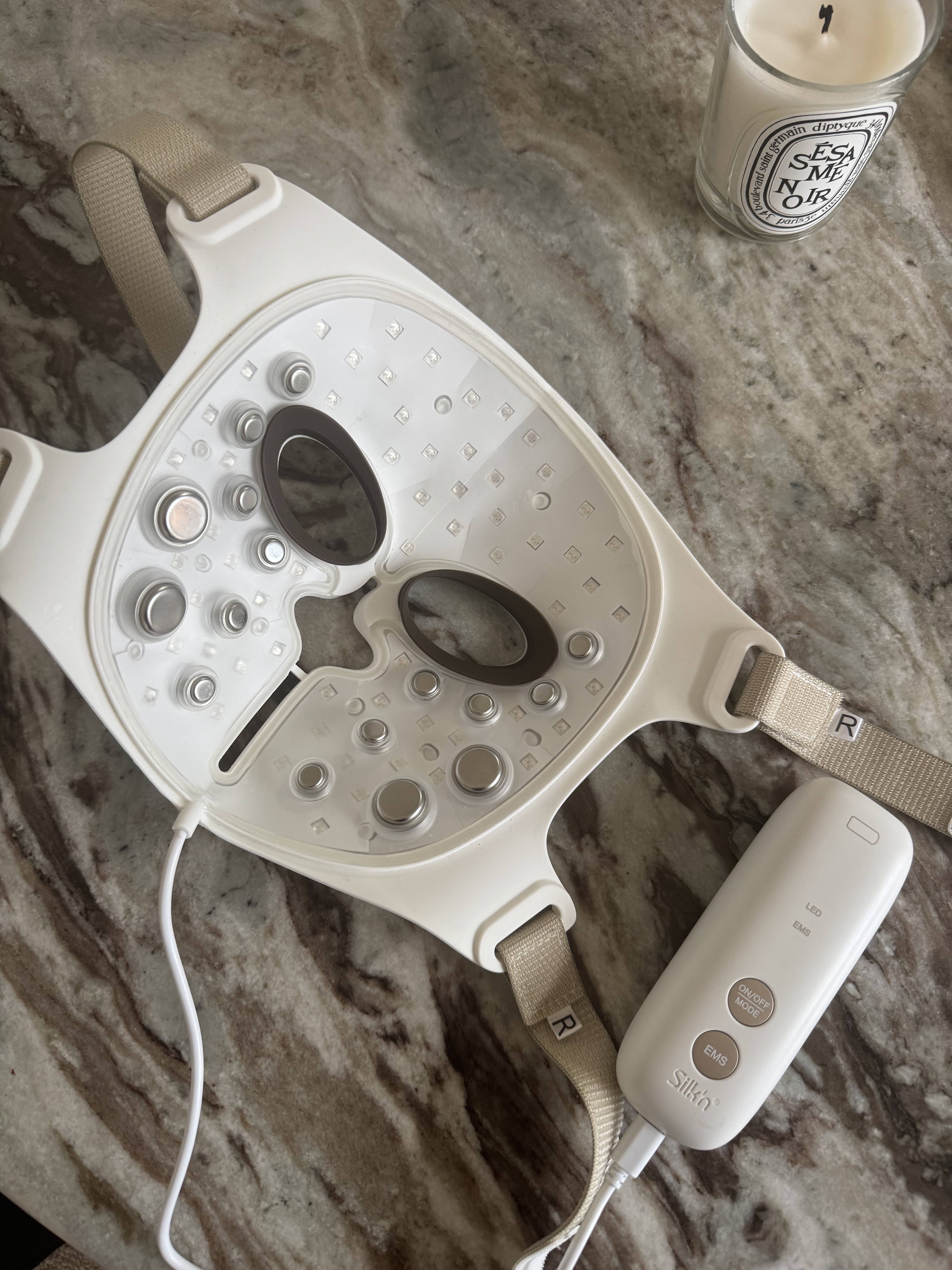 Inside the Silk'n LED EMS Face Mask and controller