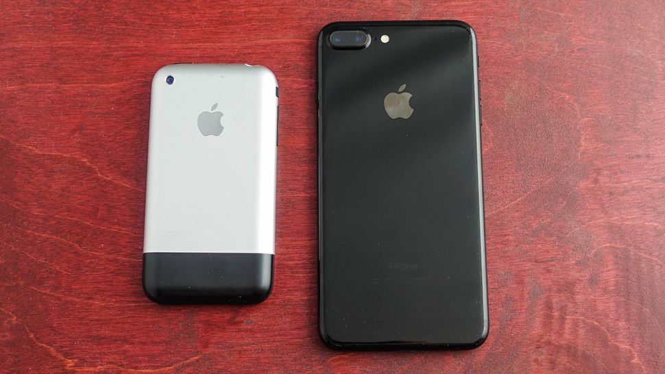 iPhone 1 vs iPhone 7 Plus this is how far we've come in 10 years