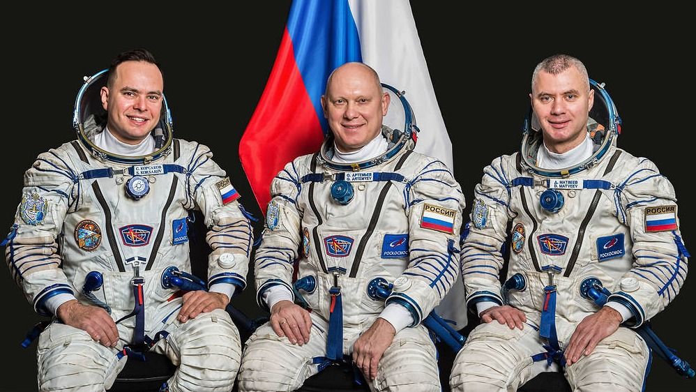 Watch live early Thursday: Cosmonauts departing space station - Space.com