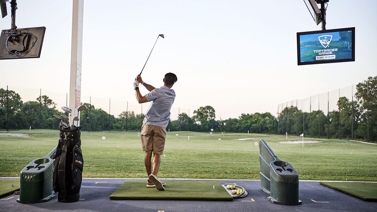 Toptracer driving range golf simulator