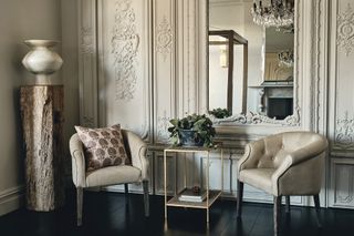 Georgian townhouse hallway with mirror in the panelling