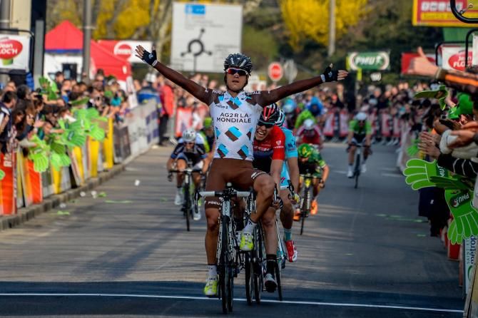 Carlos Betancur (AG2R La Mondiale) wins stage 5 at Paris-Nice from a late-race 3-man break.