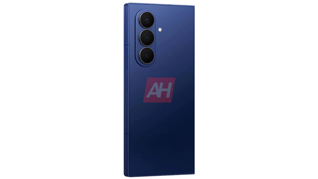 A leaked image of the Samsung Galaxy Z Fold 7