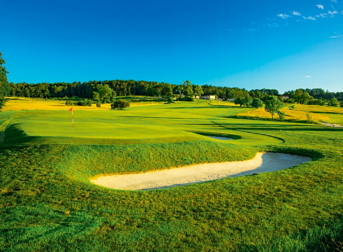The 1st hole at St Emilion