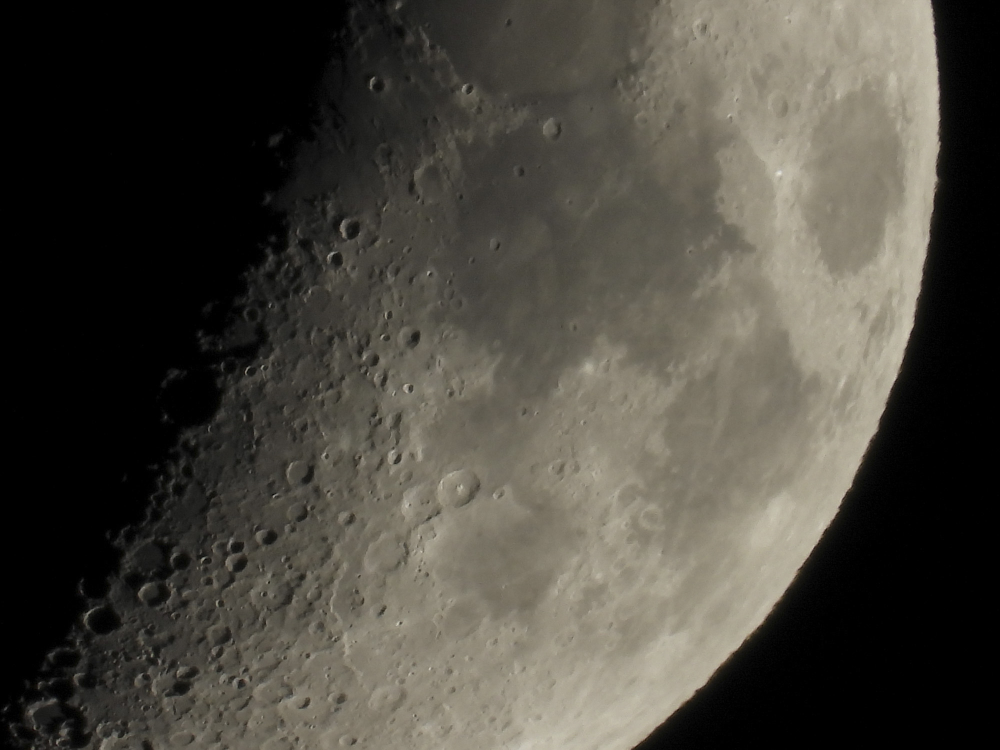 Closeup photo of the moon, taken with the Nikon Coolpix P1100 superzoom camera